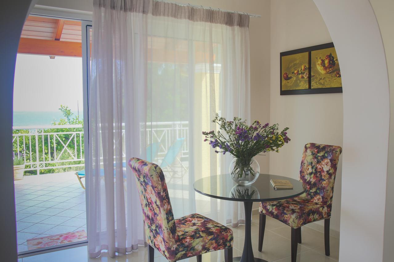 Brentanos Apartments - A - View Of Paradise Gastouri  Exterior foto